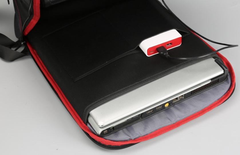 Mochila reflexiva Blink com porta USB